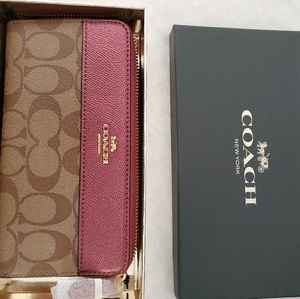 Coach, Authentic zip wallet